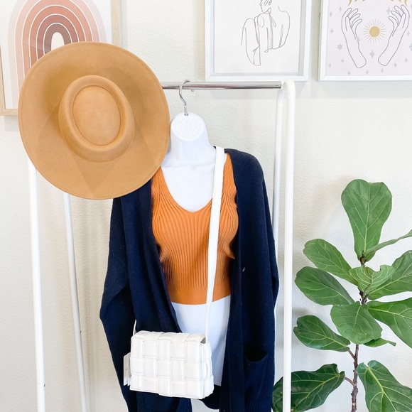 knitted crop top - Picture 10 of 10